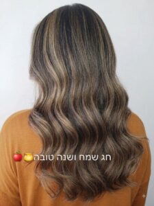 מספרת שרון חן